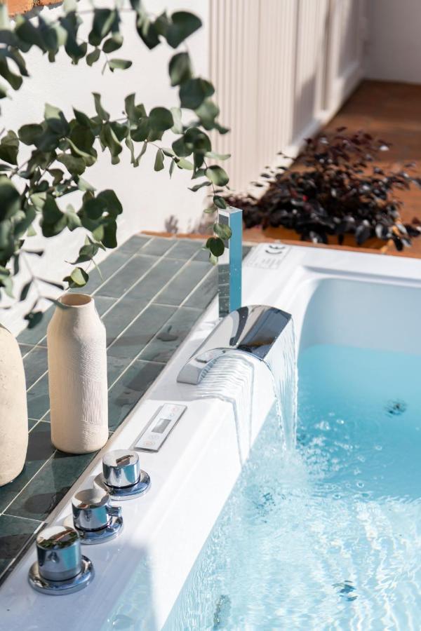 Magno Apartments Robles With Jacuzzi And Private Parking Seville Luaran gambar
